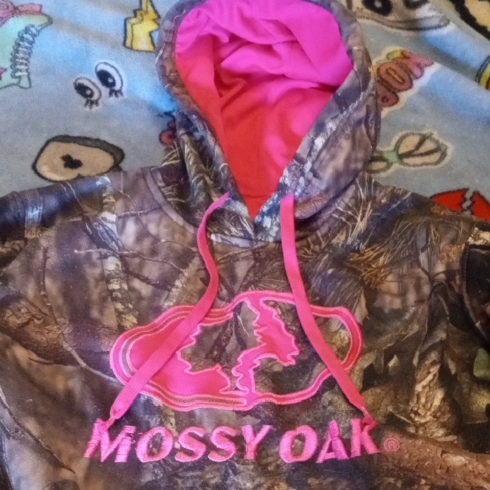 Mossy Oak X-Small Hoodie with Pink and Camo Design